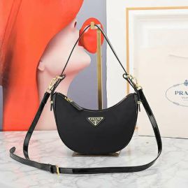 Picture of Prada Lady Handbags _SKUfw153934317fw